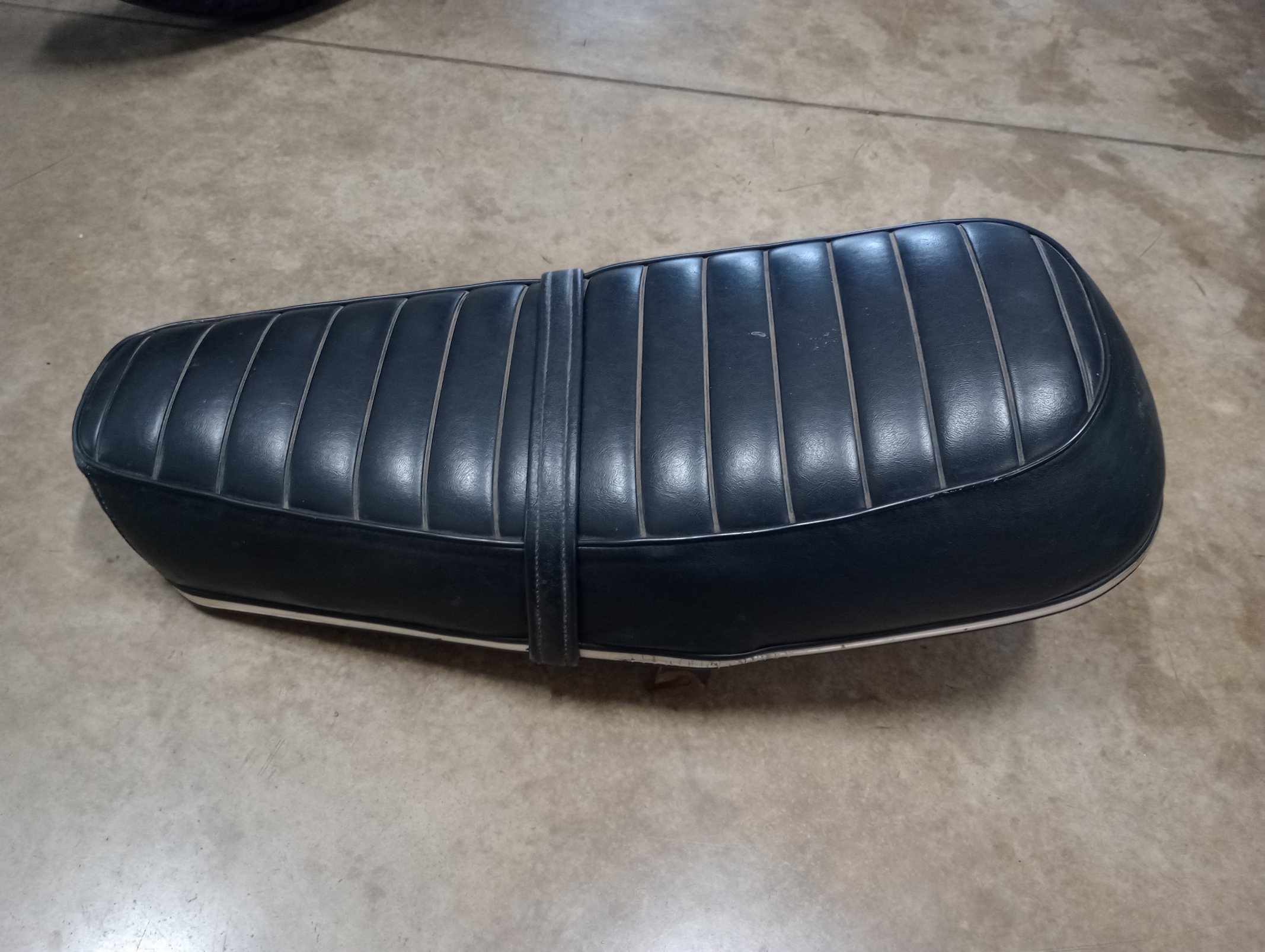 061766U Seat, Norton 750 Commando Roadster, -USED