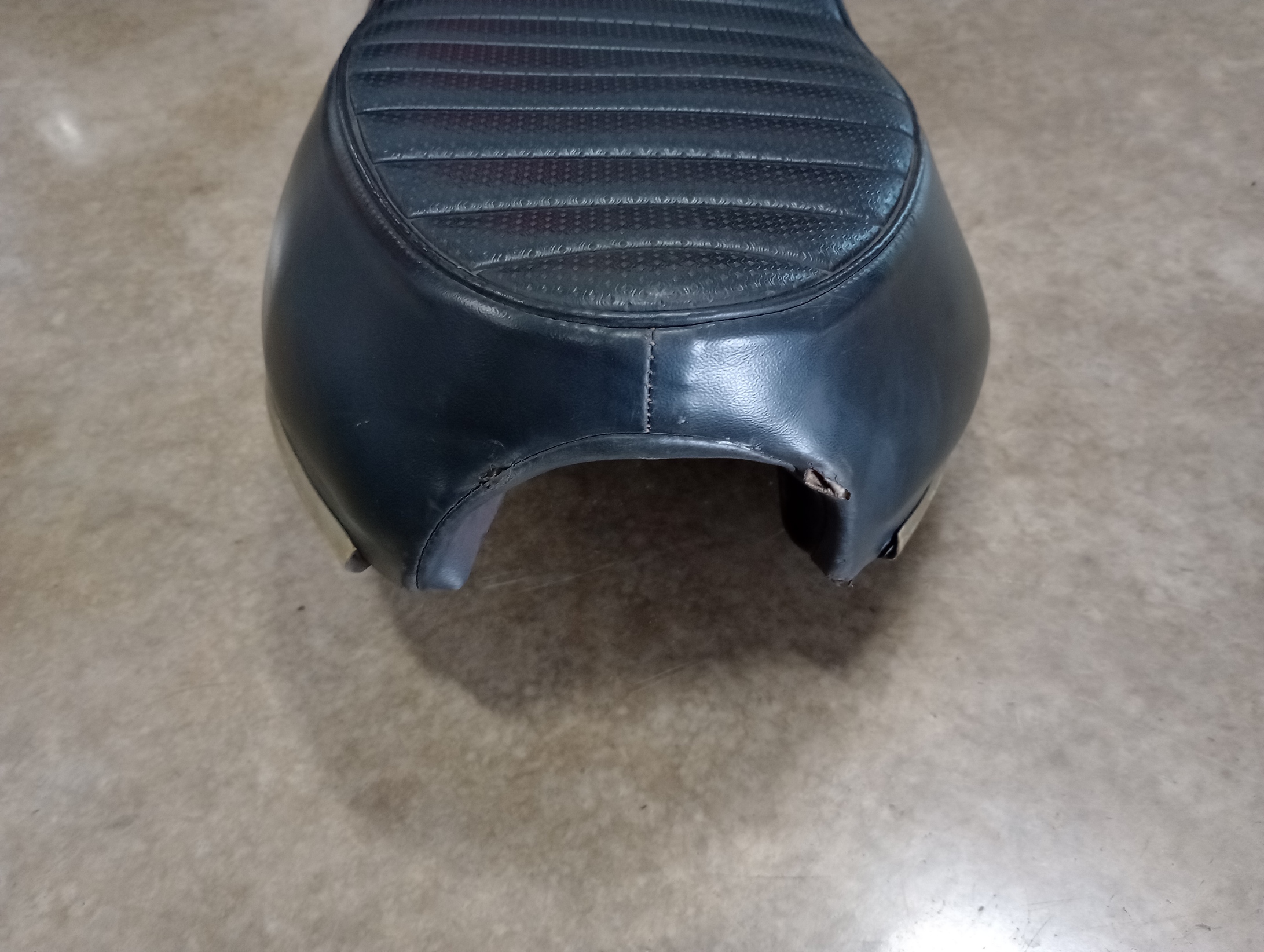 83-1573U Seat, Triumph 1970, Pleated Basket Weave - USED#2