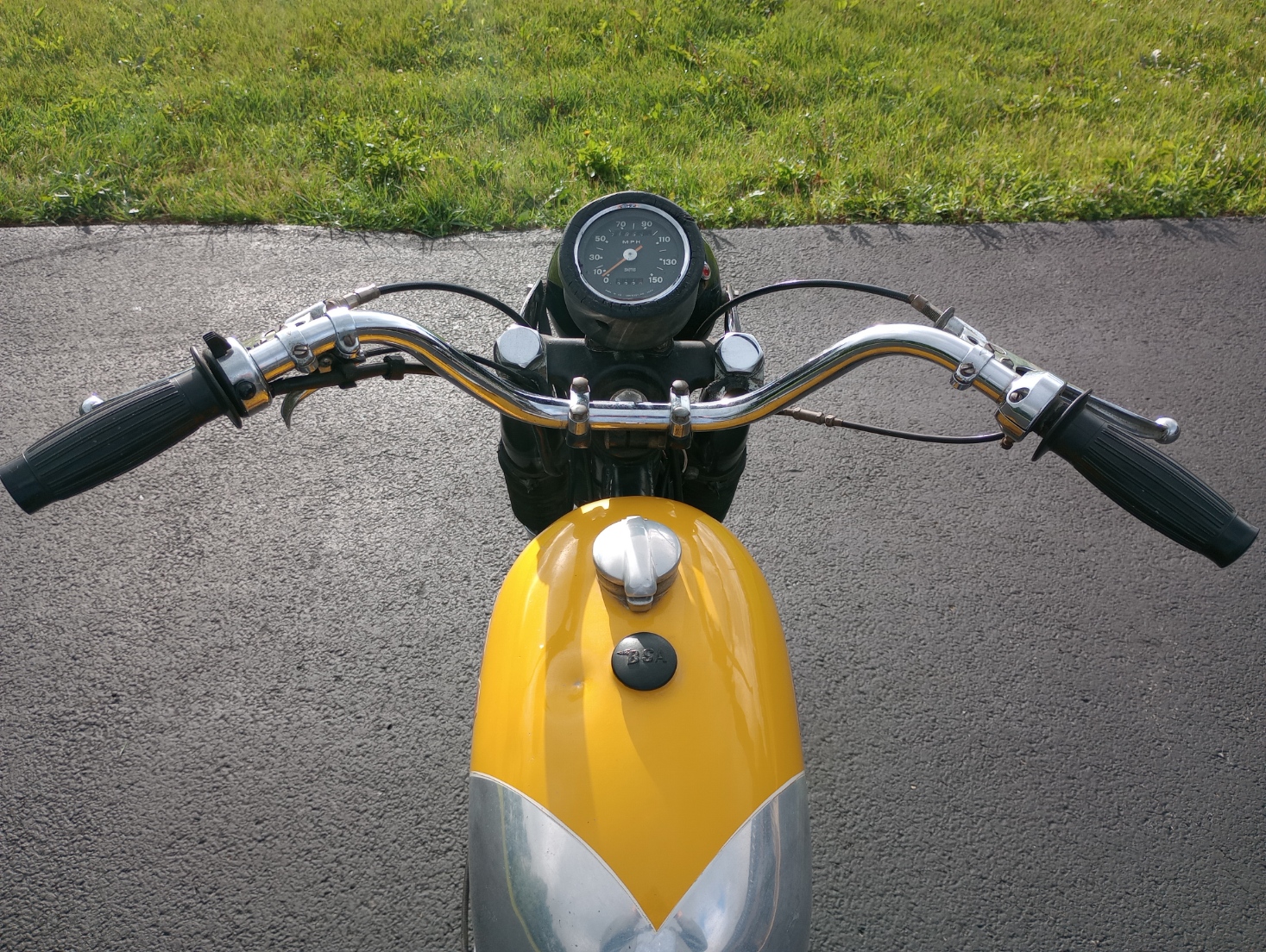 BSA B441 Victor (Yellow Tank)