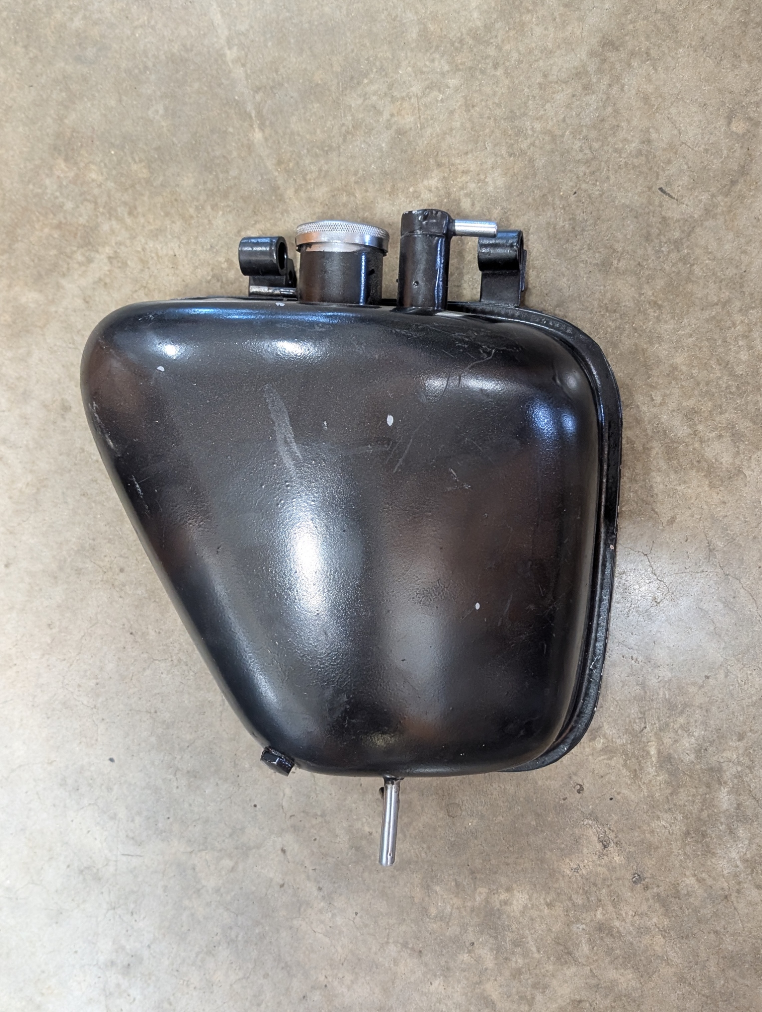 82-6877U Oil Tank, Triumph 500/650, 1966-1970 - USED #4