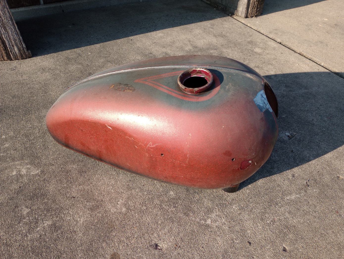82-9207U Triumph T120, TR6, Fuel Tank, - USED
