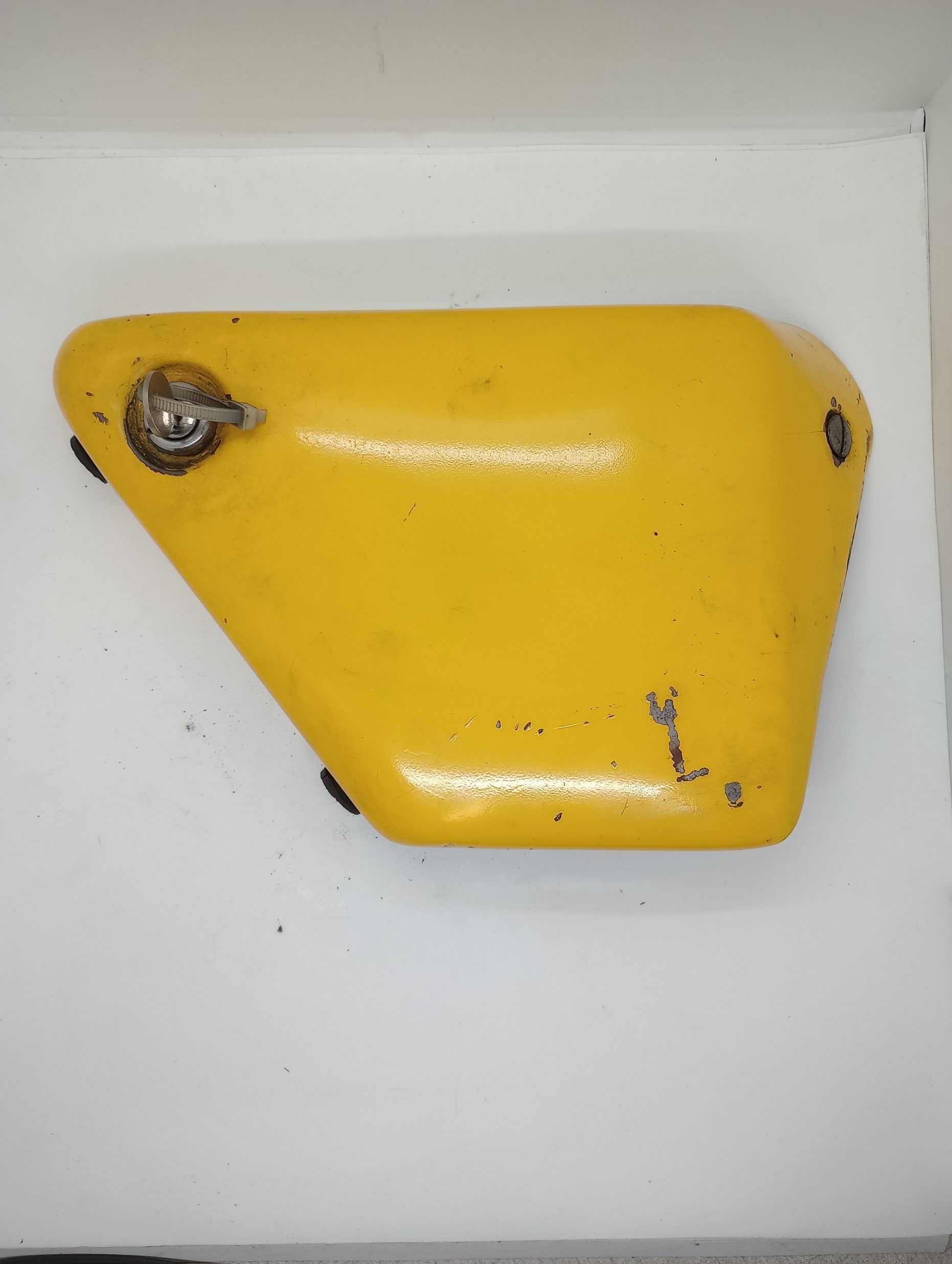 83-14906 R.H. Side Cover 1973 Triumph Trophy Trial