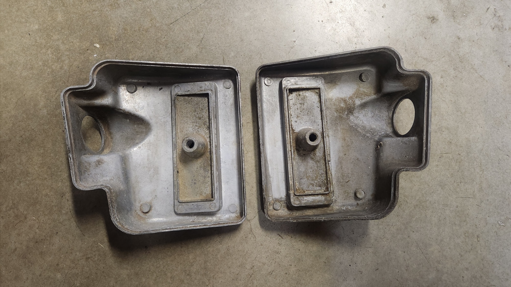 83-2751/52 Triumph Bonneville / BSA Lightning Alloy Air Box Covers -1
