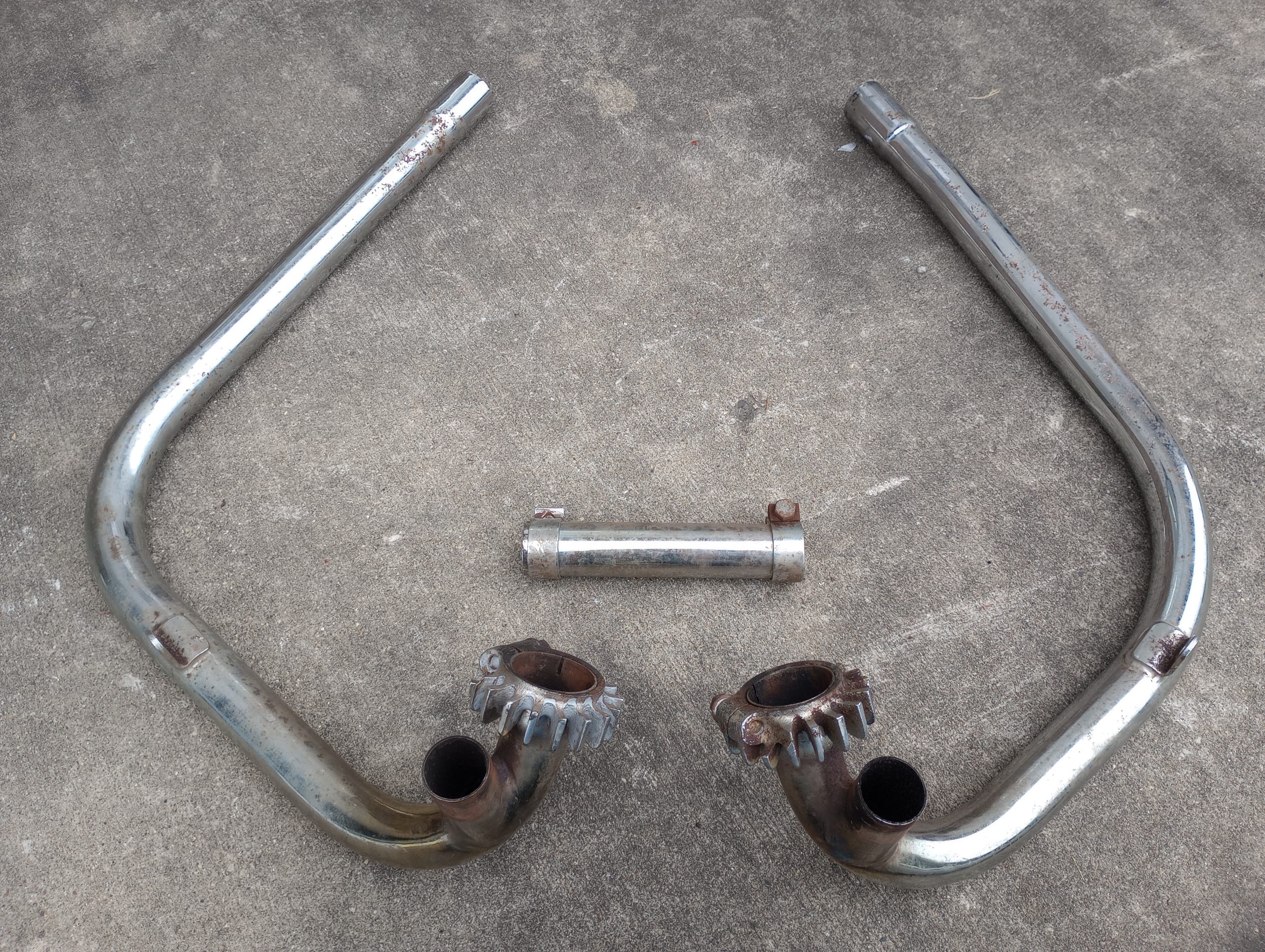 70-9363/4 U Exhaust Pipe Set, Triumph T120, 1968-1971 - USED