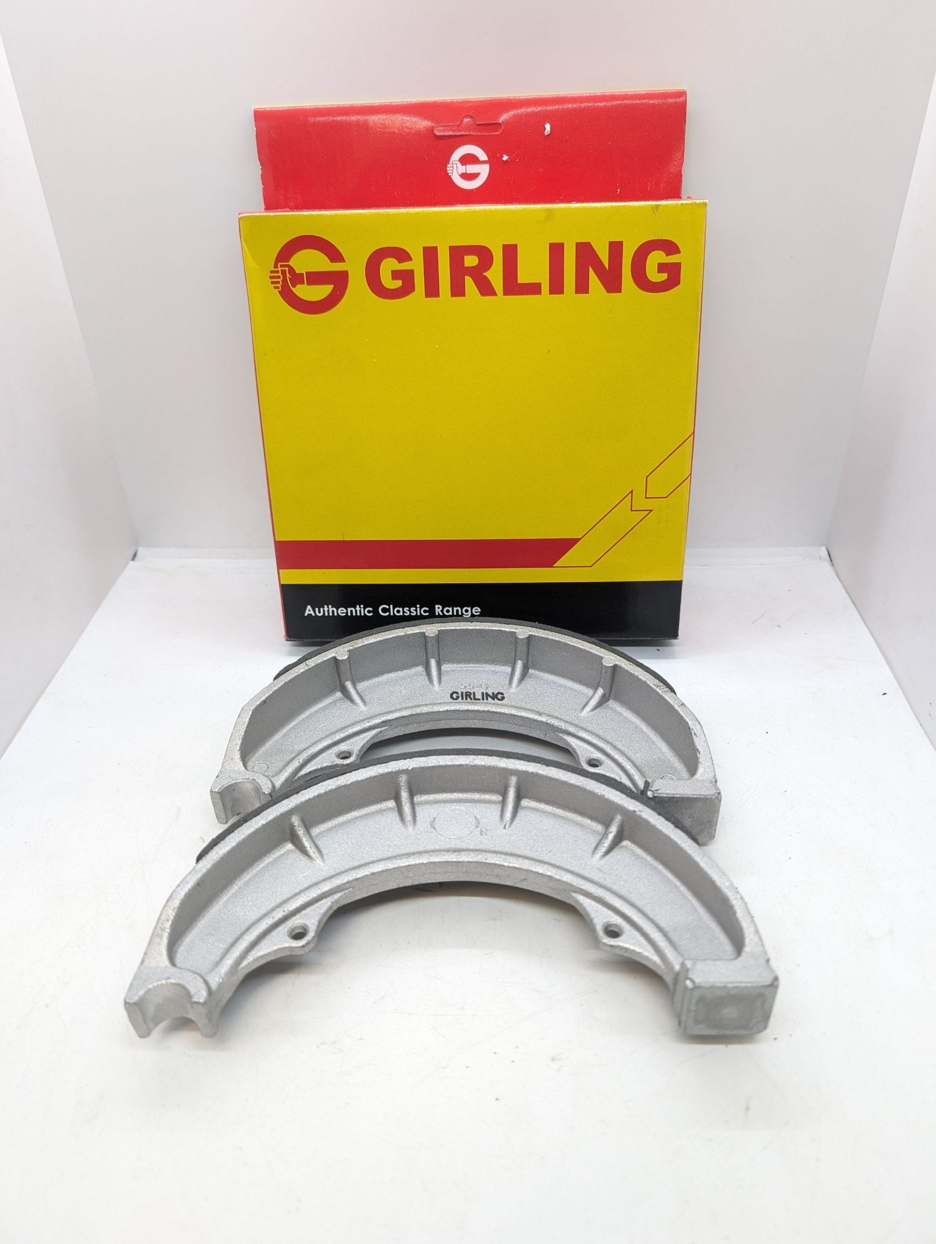 68-5541/43G Brake Shoes, 8" Front, A50/A65, 1966-1968, Girling